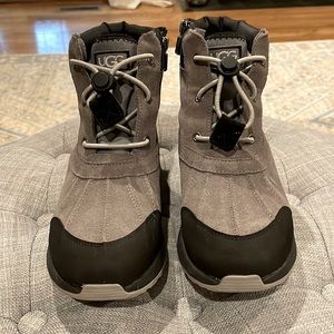 Boys UGG winter boots size 5